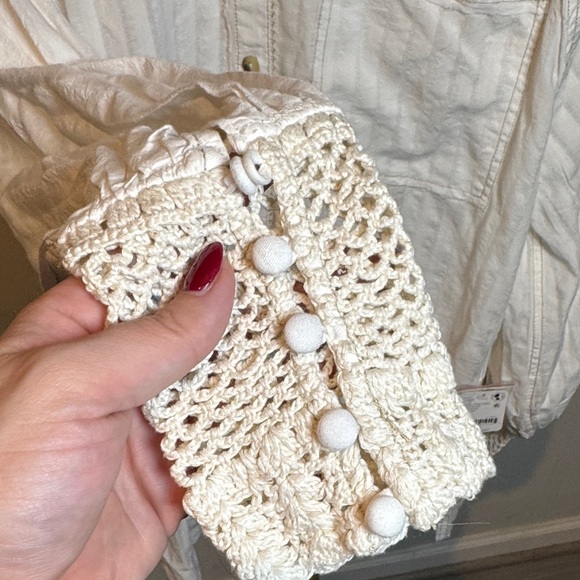 We The Free White Blouse with Crochet Collar - Picture 6 of 7